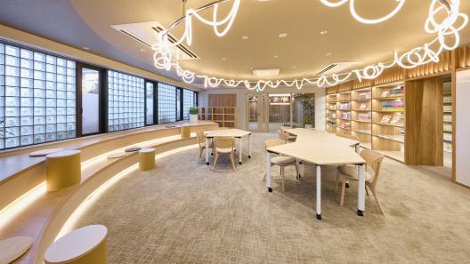 ライブラリーラウンジ