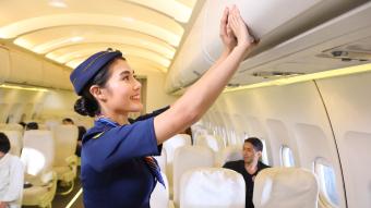 キャビンアテンダント